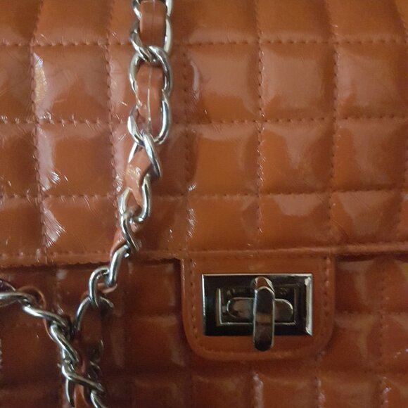 Chanel style crossbody - Picture 7 of 7